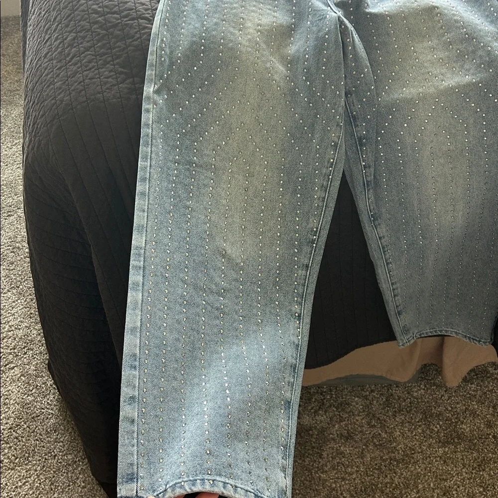 BlankNYC Women's Studded Jean - Picture 6 of 8